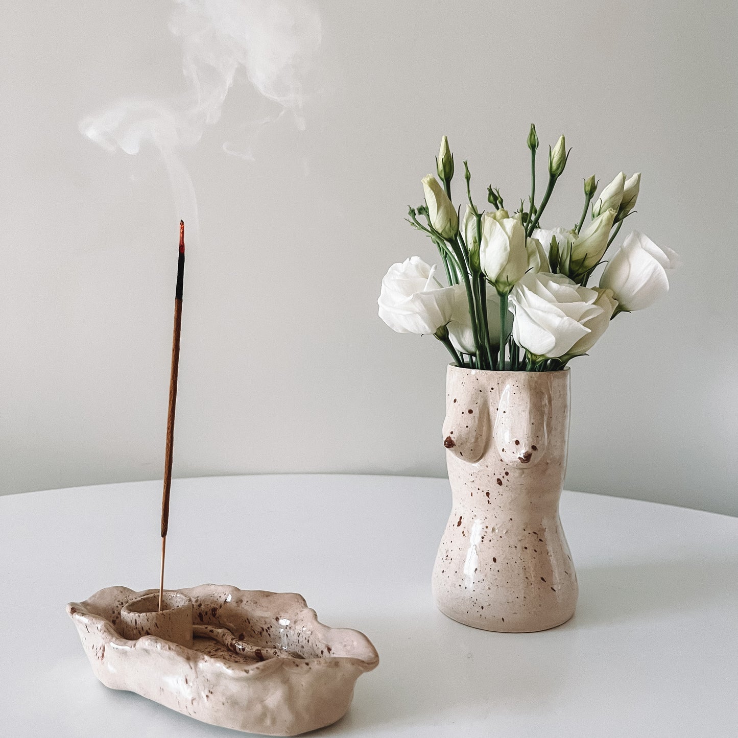 Sacred Yoni Incense / Palo Santo Holder from ceramic | Embrace your feminine energy