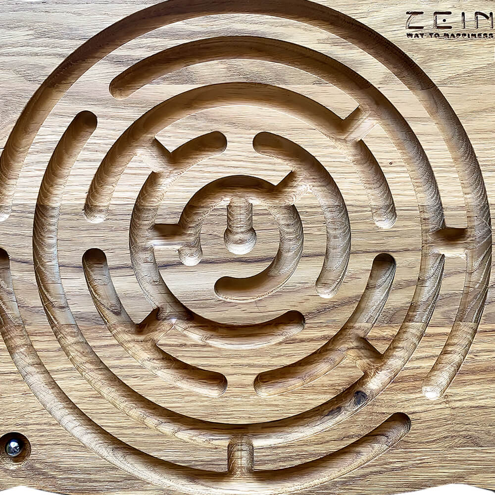 Hand-finished oak wood of the ‘Sacred Labyrinth’ Neuro Balance Board, showcasing fine craftsmanship and attention to detail.